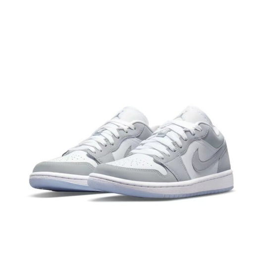 Jordan Air Jordan 1"Grigio fumo chiaro"
