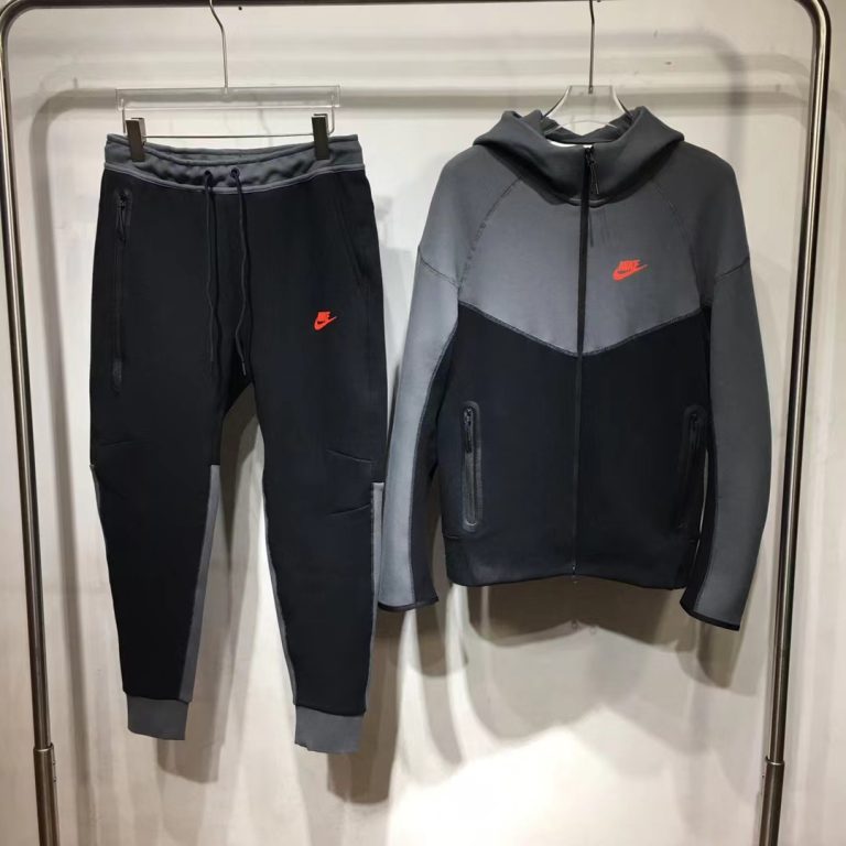 Completo sportivo Nike NSW Tech