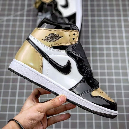 Air Jordan 1 high nrg punta dorata in vernice SKU: AJ 1 Mid X CLOT Bianco CU2804-100-1-2-10