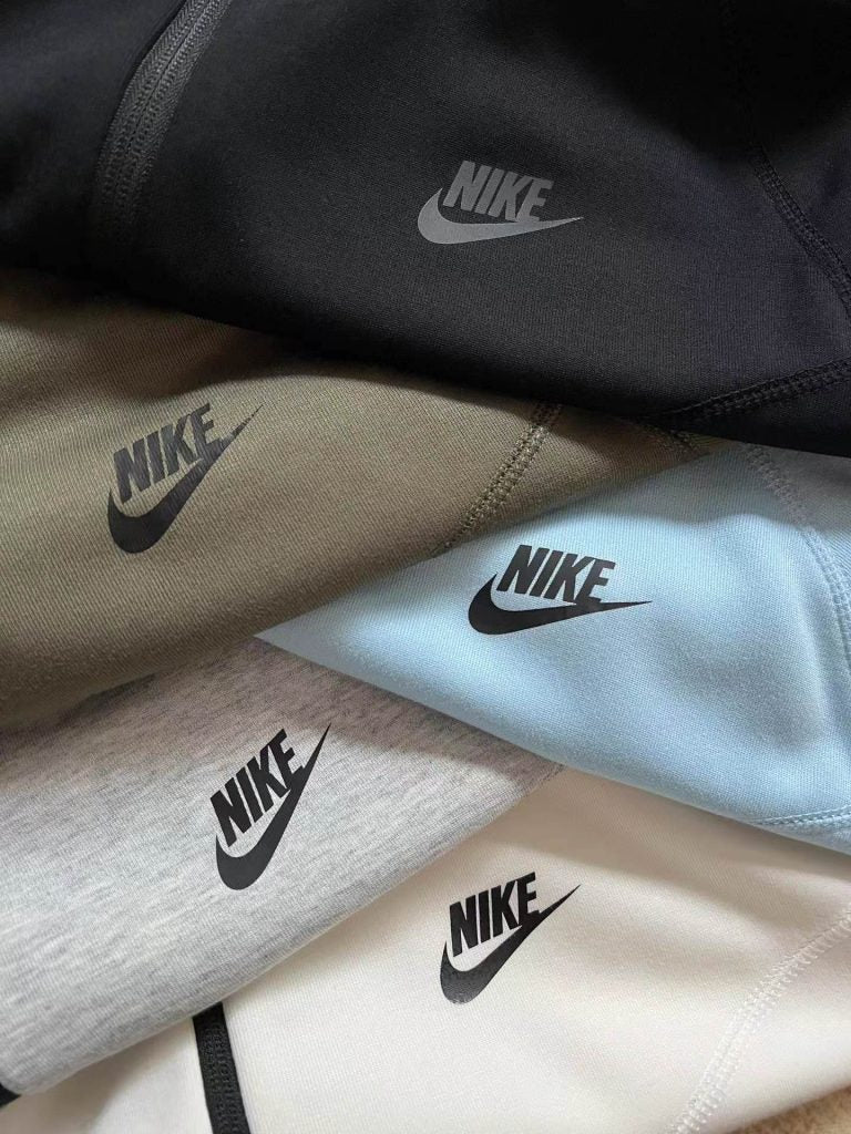 Completo sportivo Nike NSW Tech