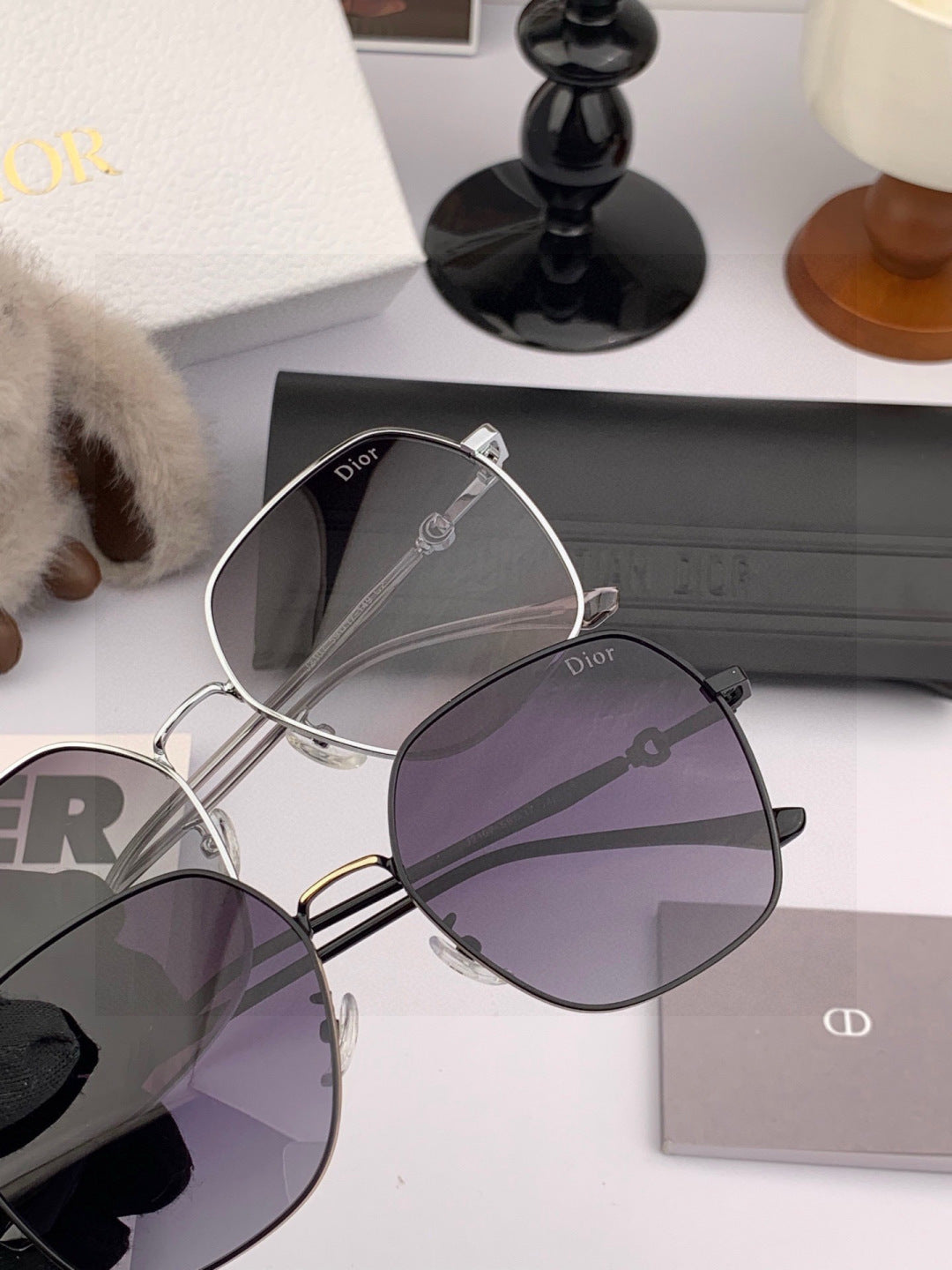 DIOR