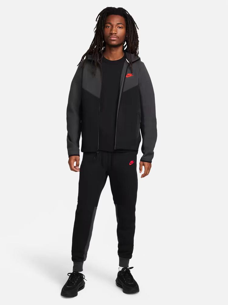 Completo sportivo Nike NSW Tech