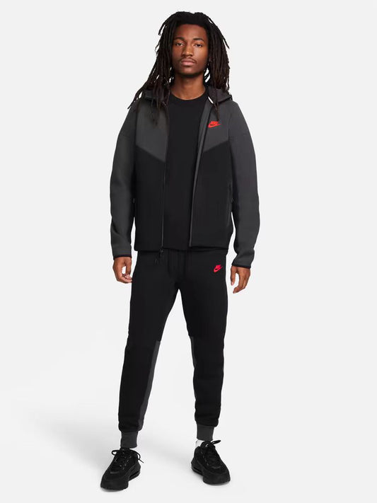 Completo sportivo Nike NSW Tech