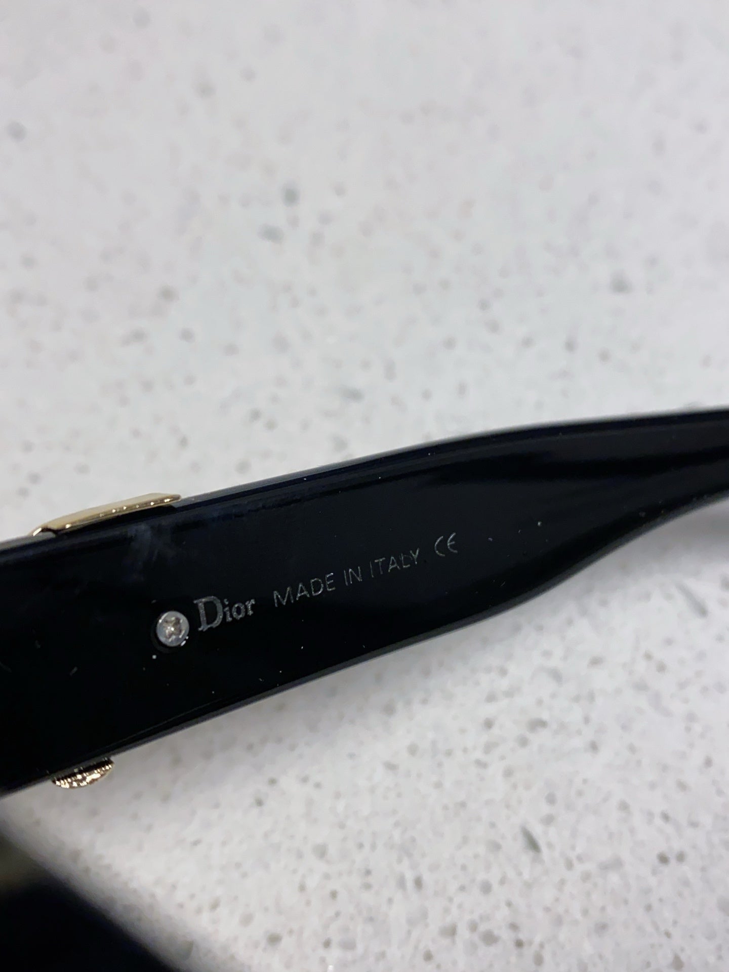 DIOR