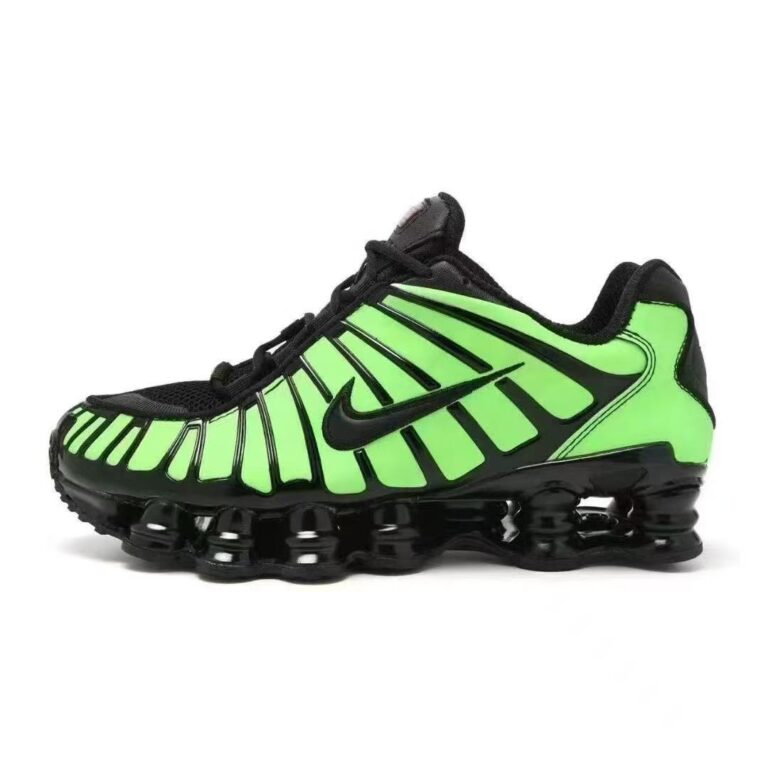 NIKE SHOX