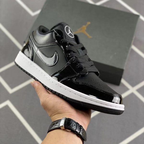 Nike Air Jordan 1 low Lacquer surface NERO bianco