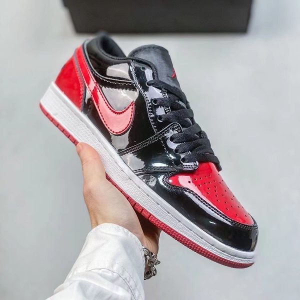 Nike Air Jordan 1 low Superficie laccata Rosso nero