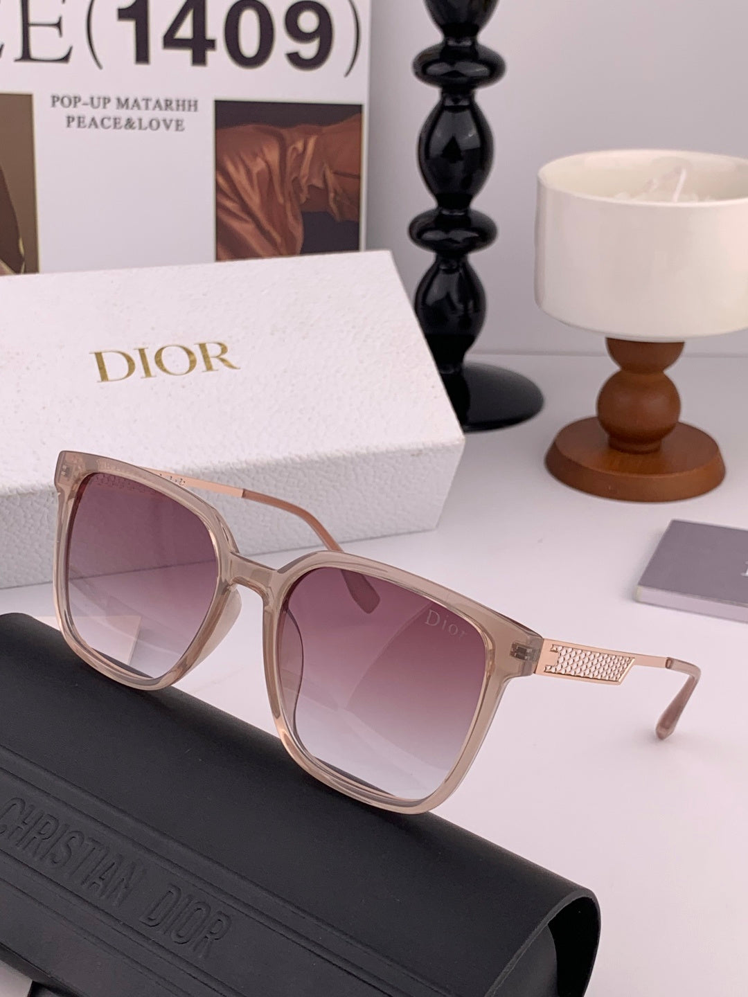 DIOR