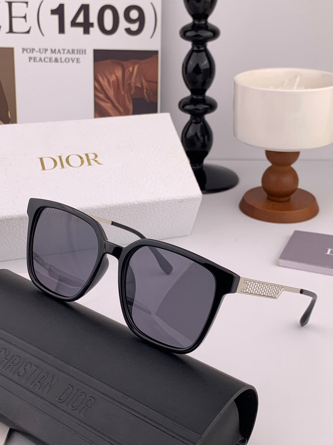 DIOR