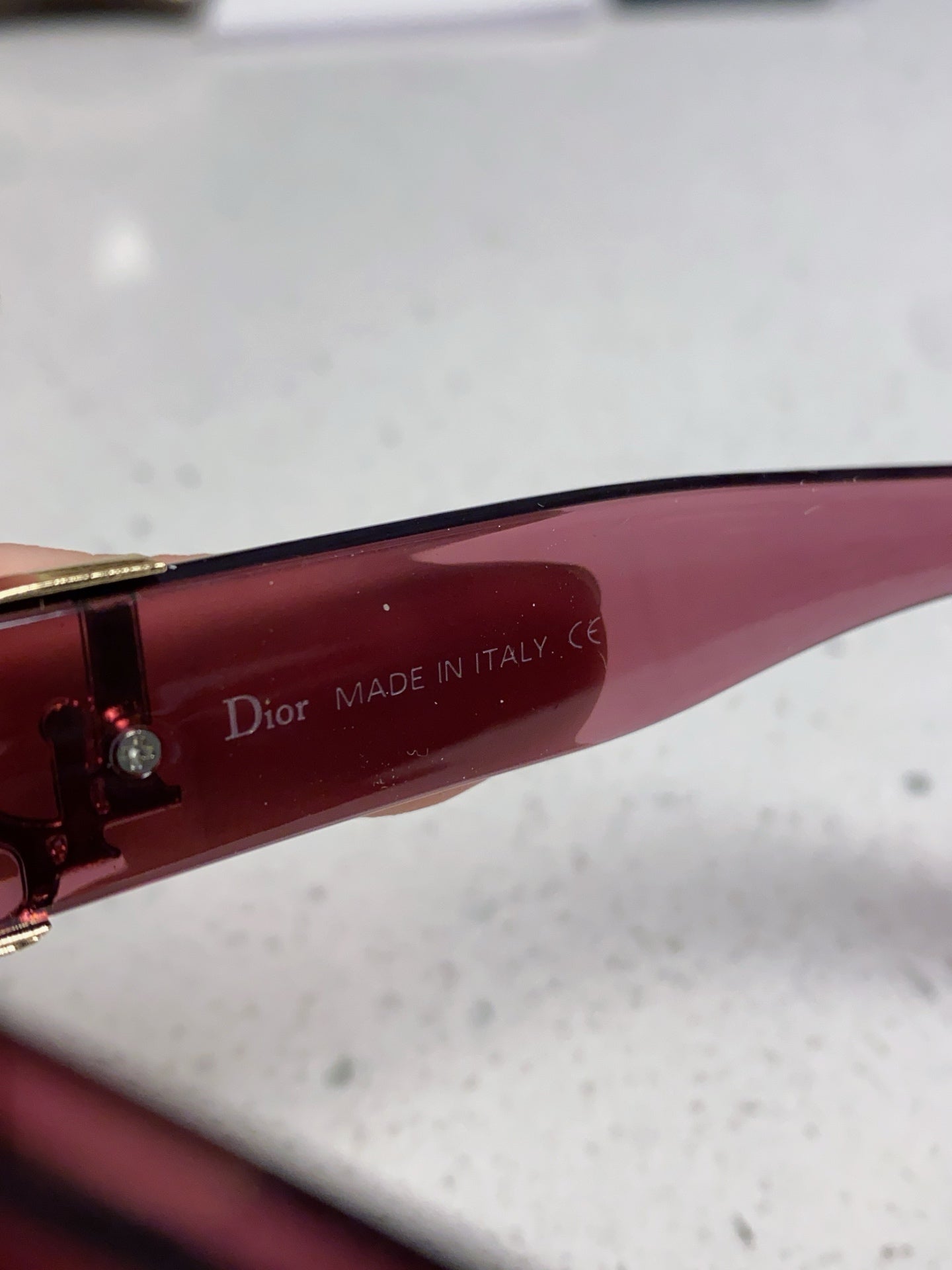 DIOR