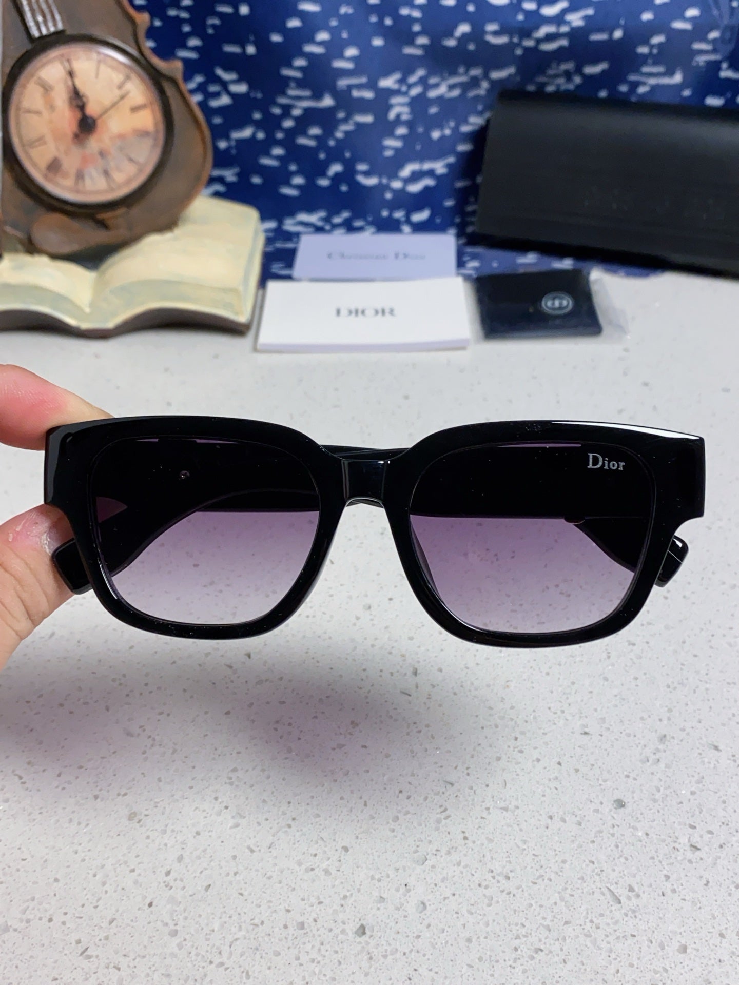DIOR