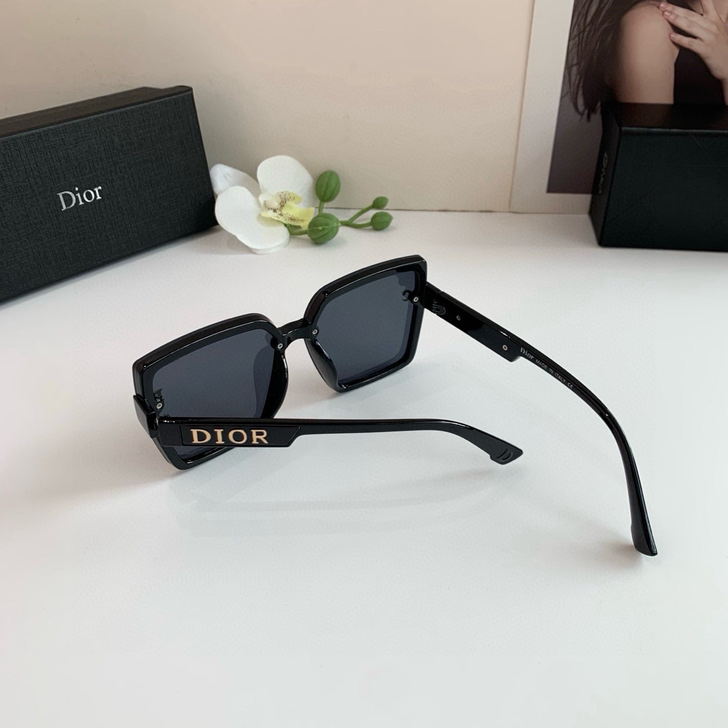 DIOR