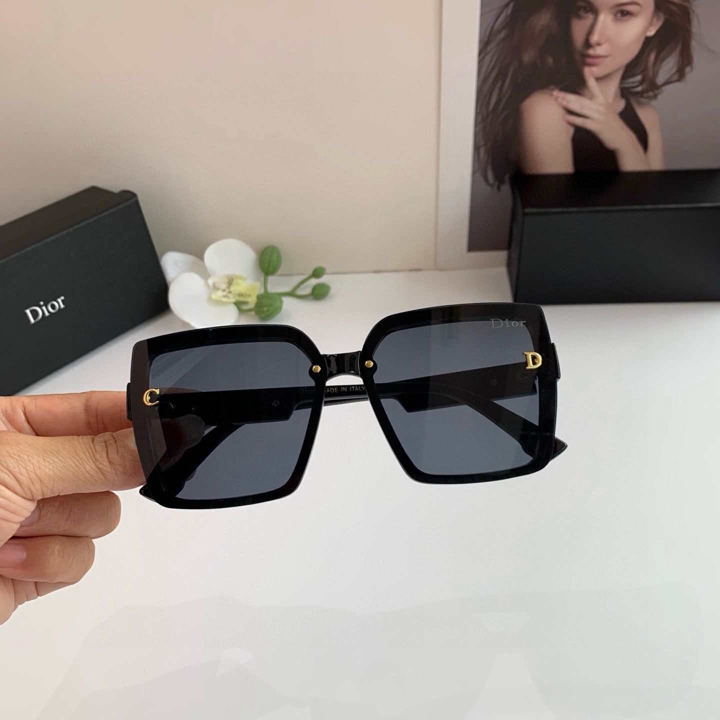 DIOR