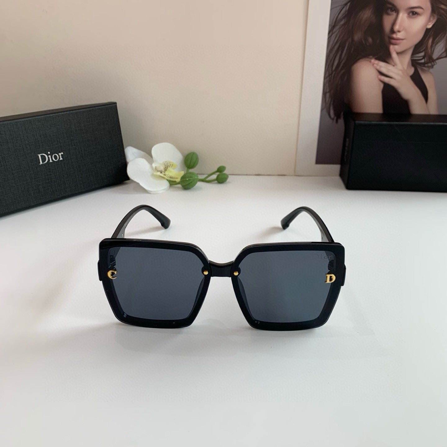 DIOR