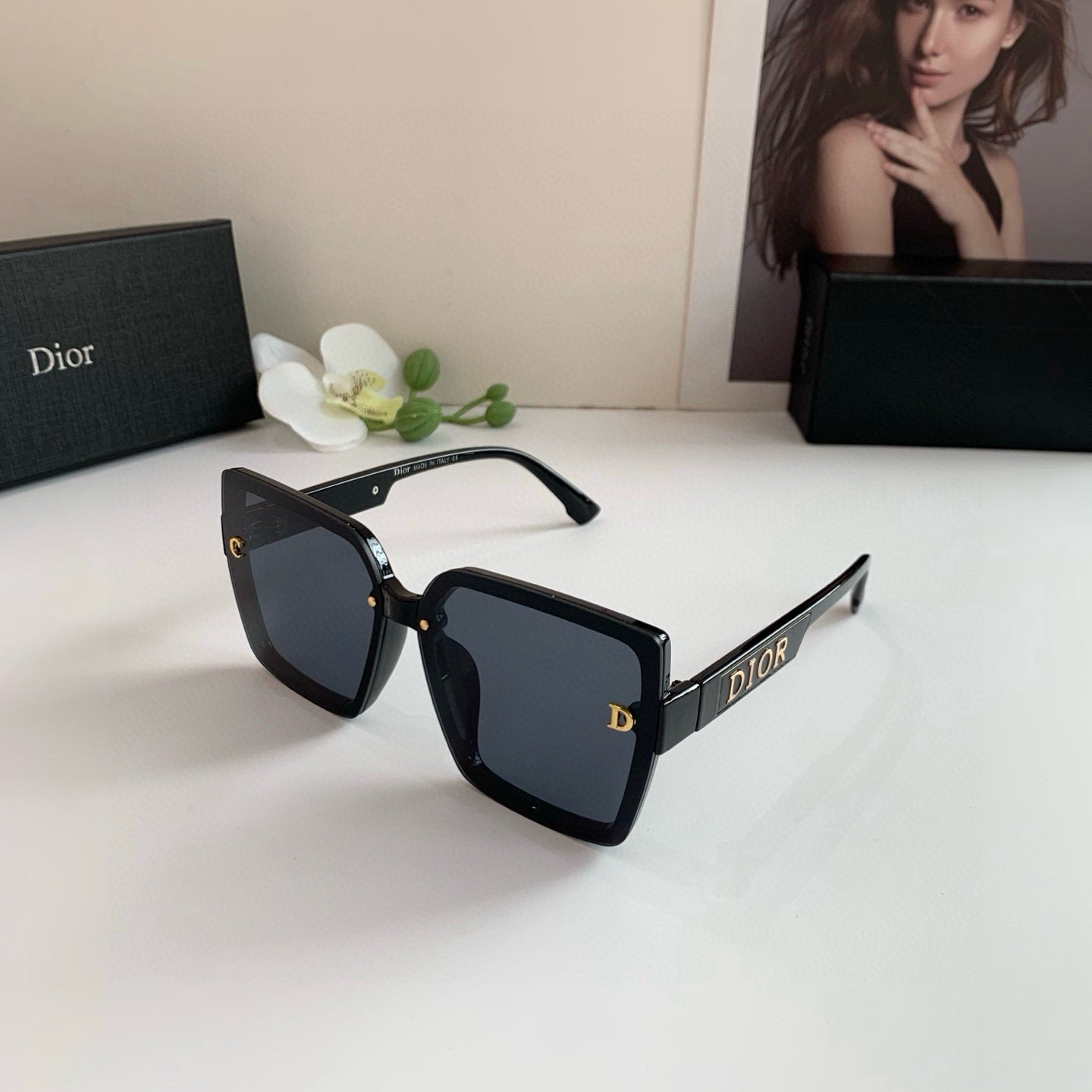 DIOR