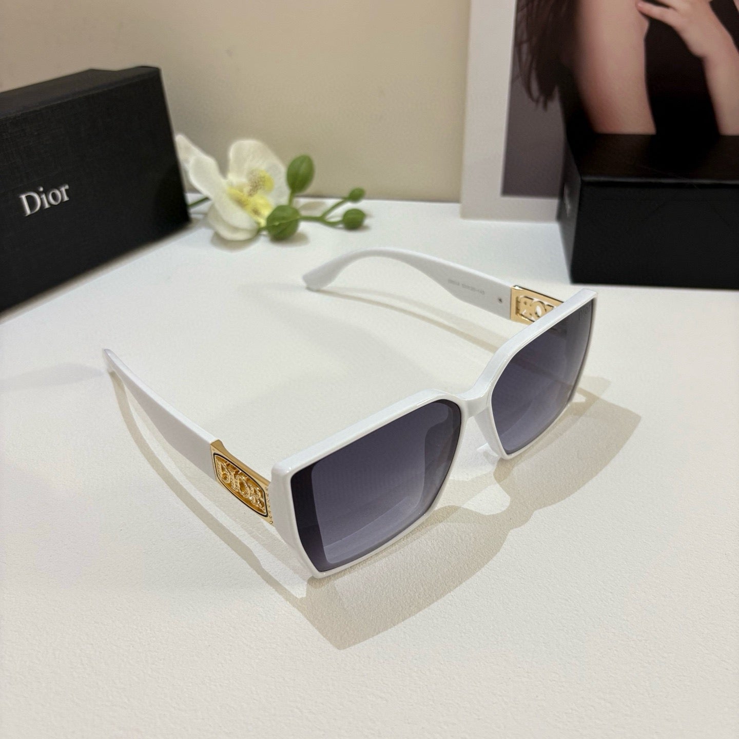 DIOR