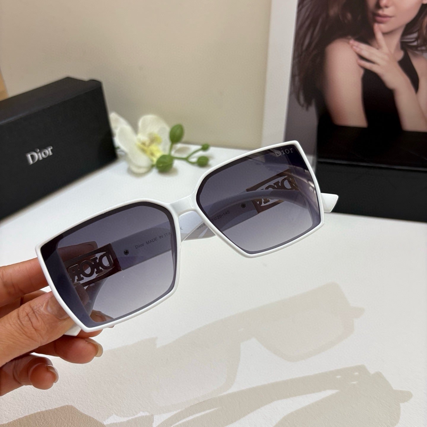 DIOR
