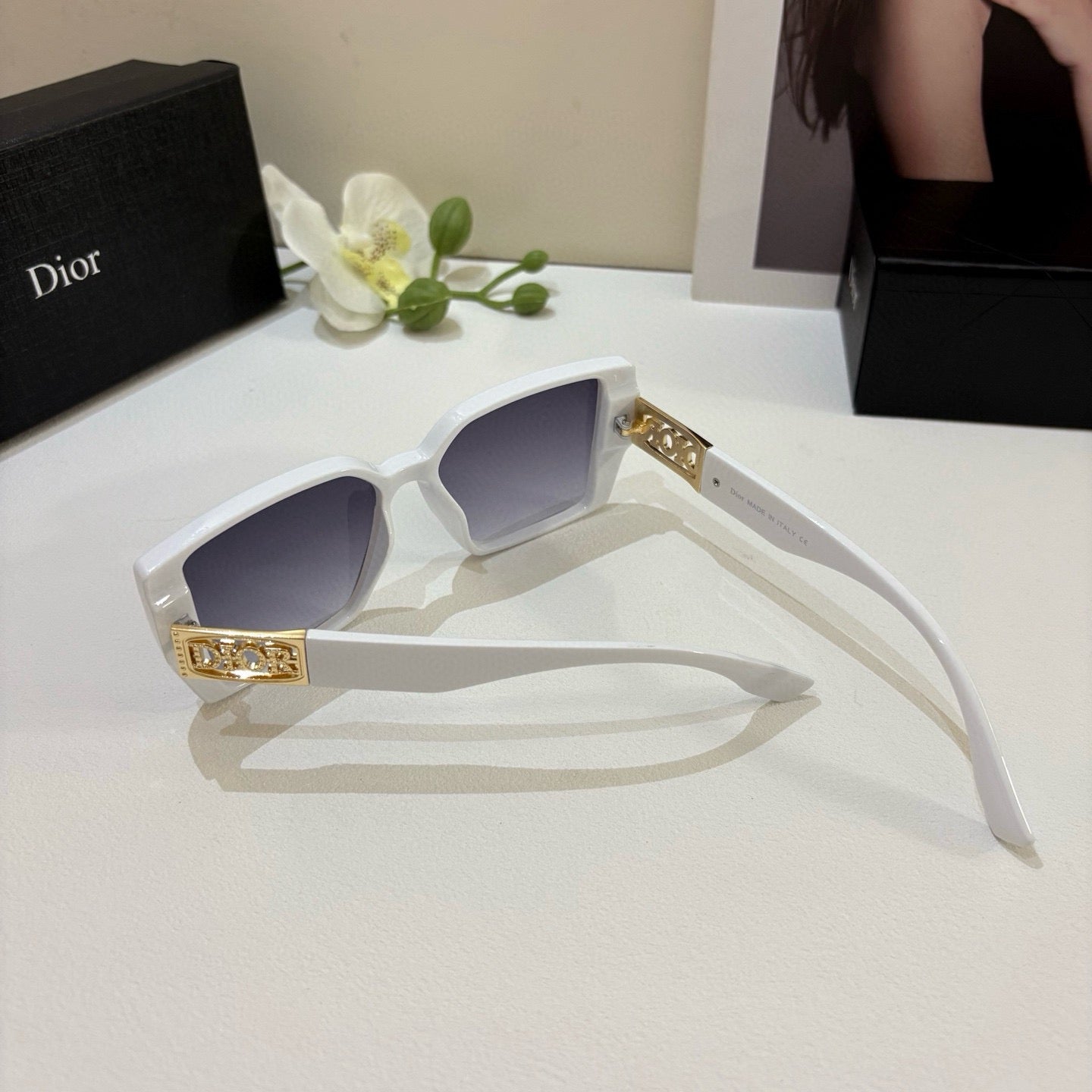 DIOR