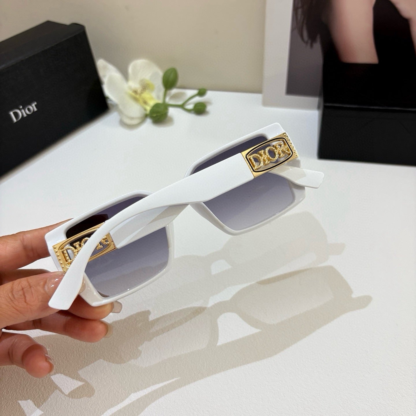DIOR