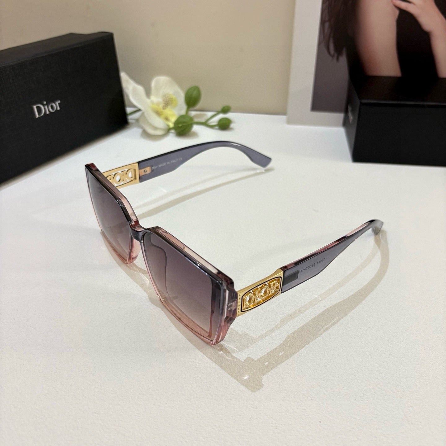 DIOR