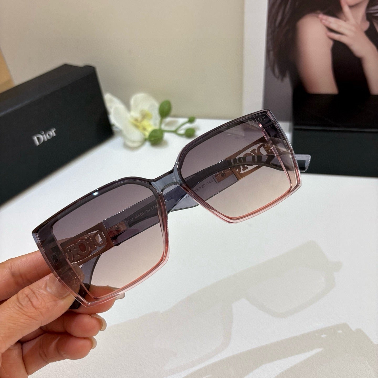 DIOR