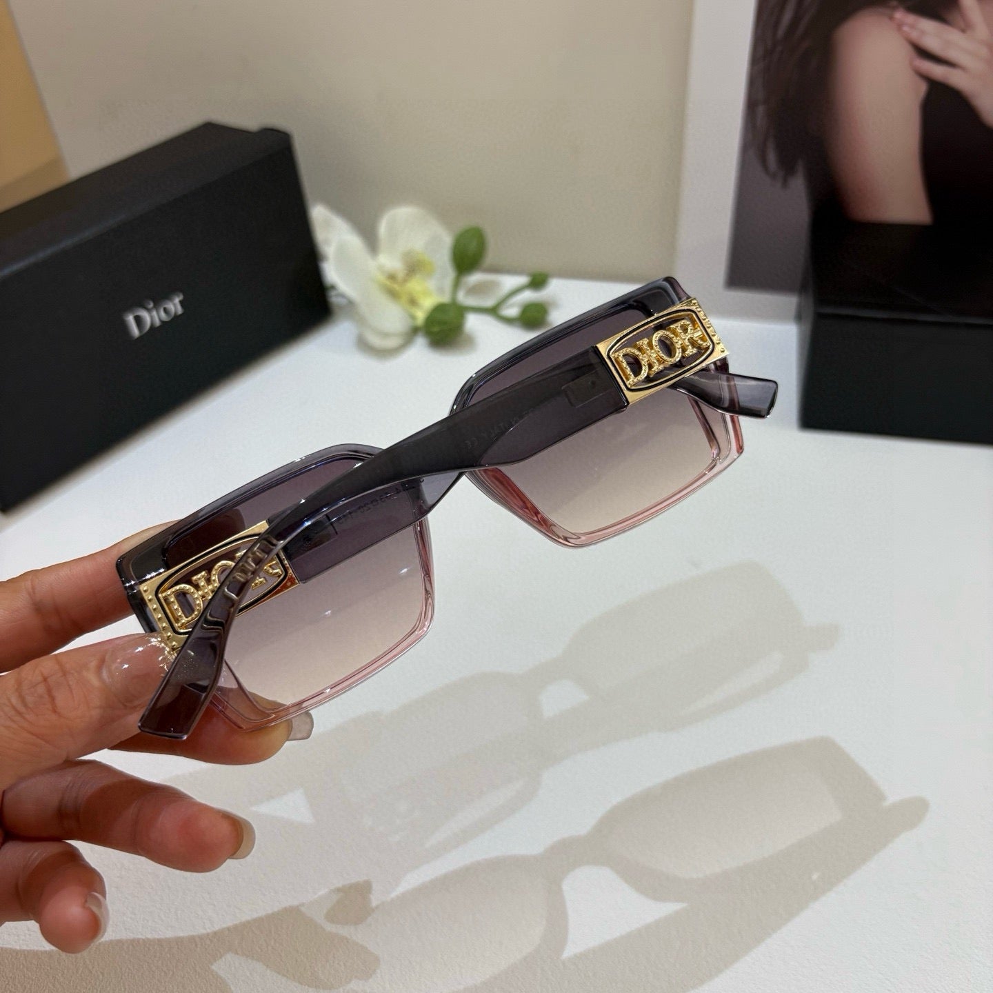 DIOR