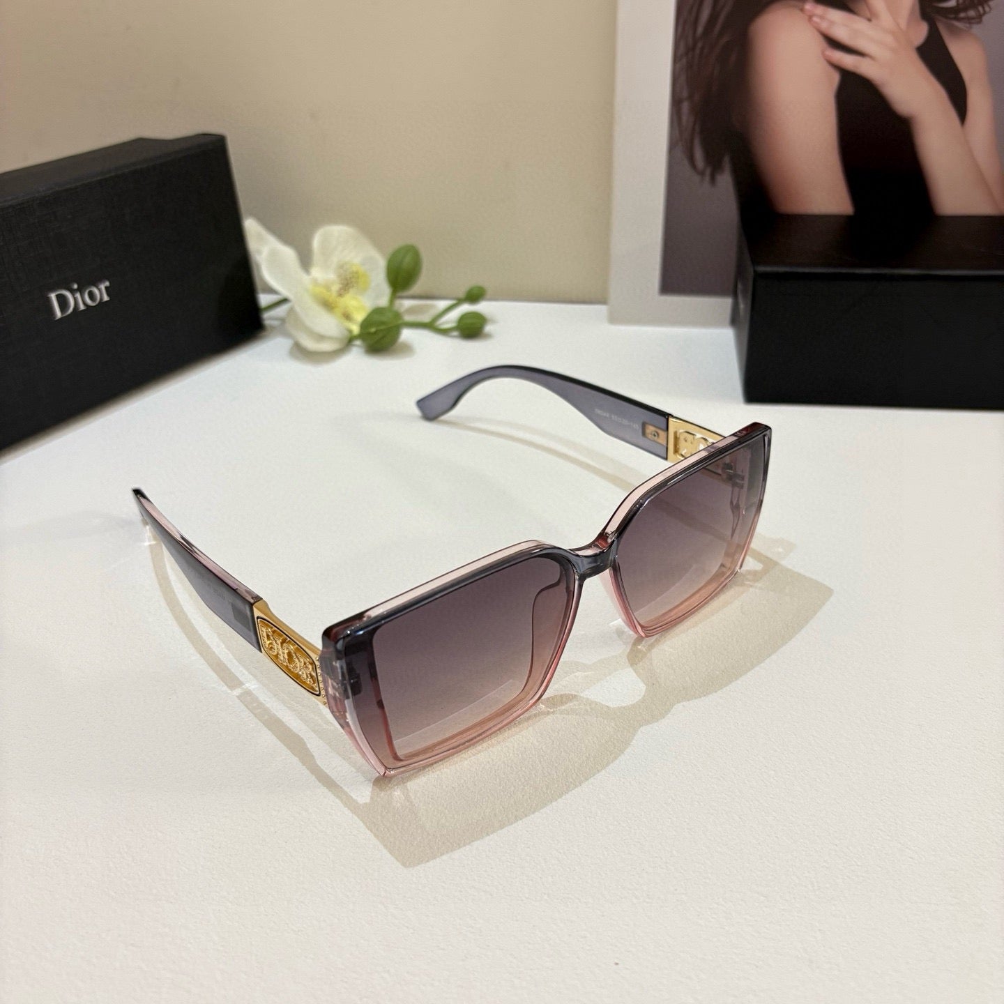 DIOR