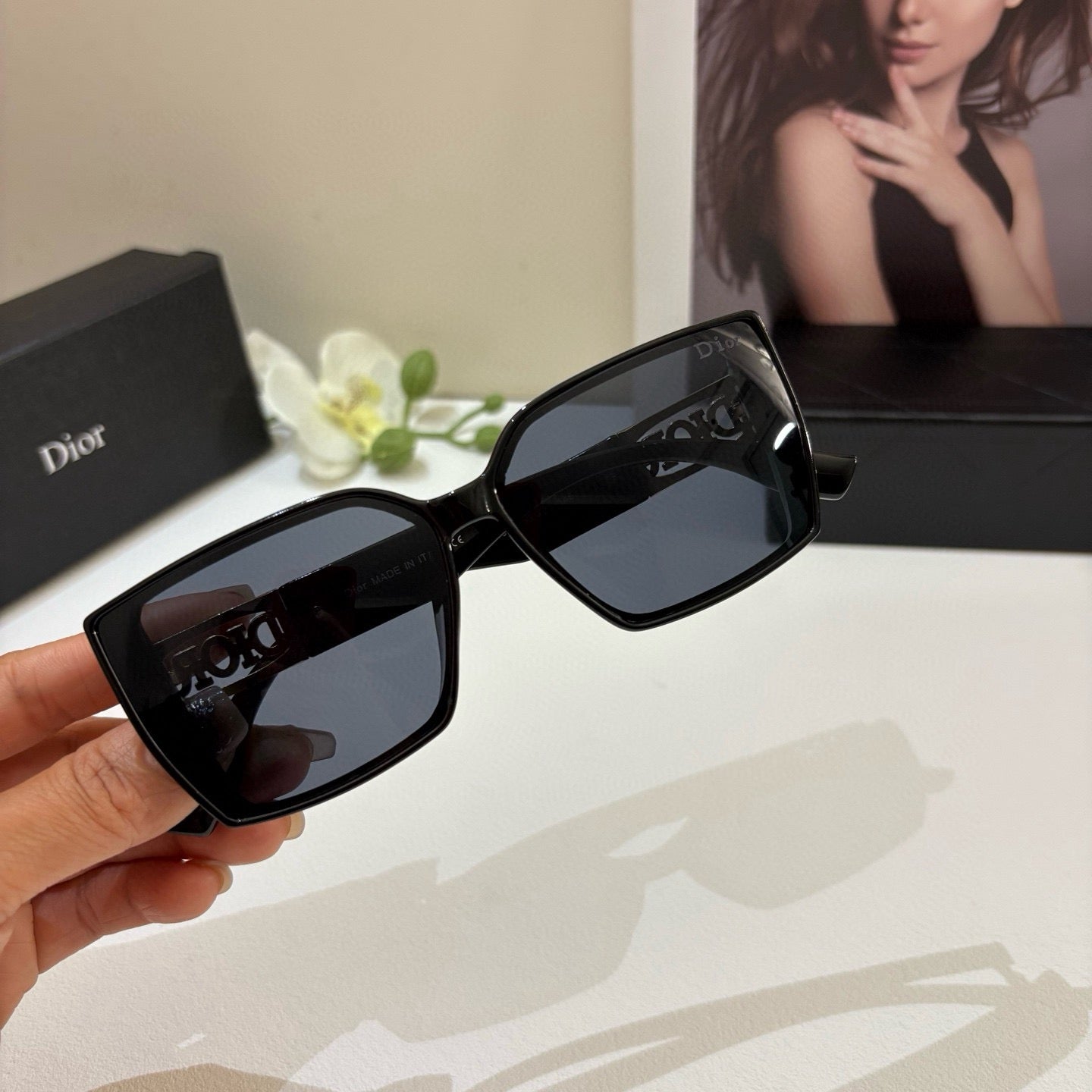DIOR