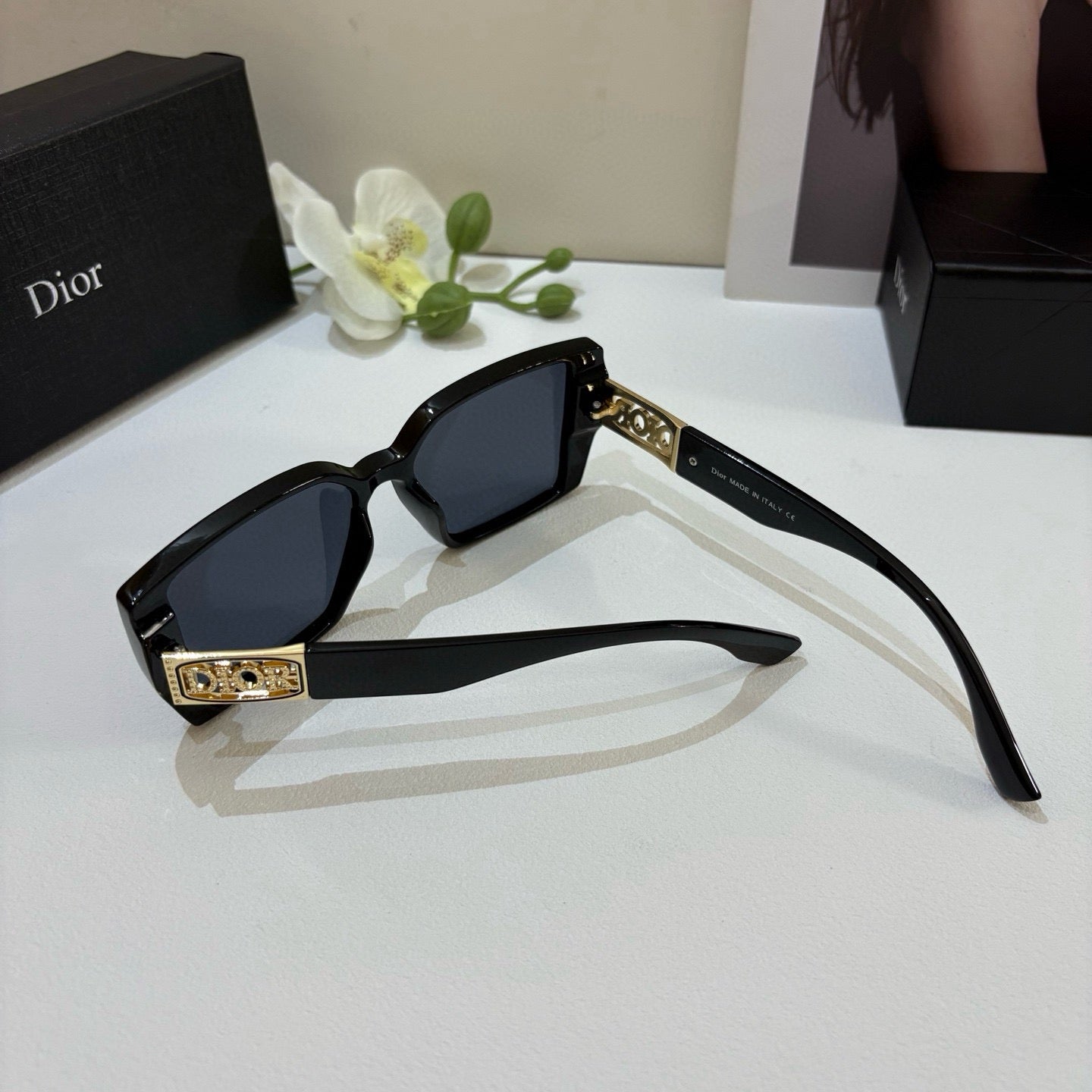DIOR