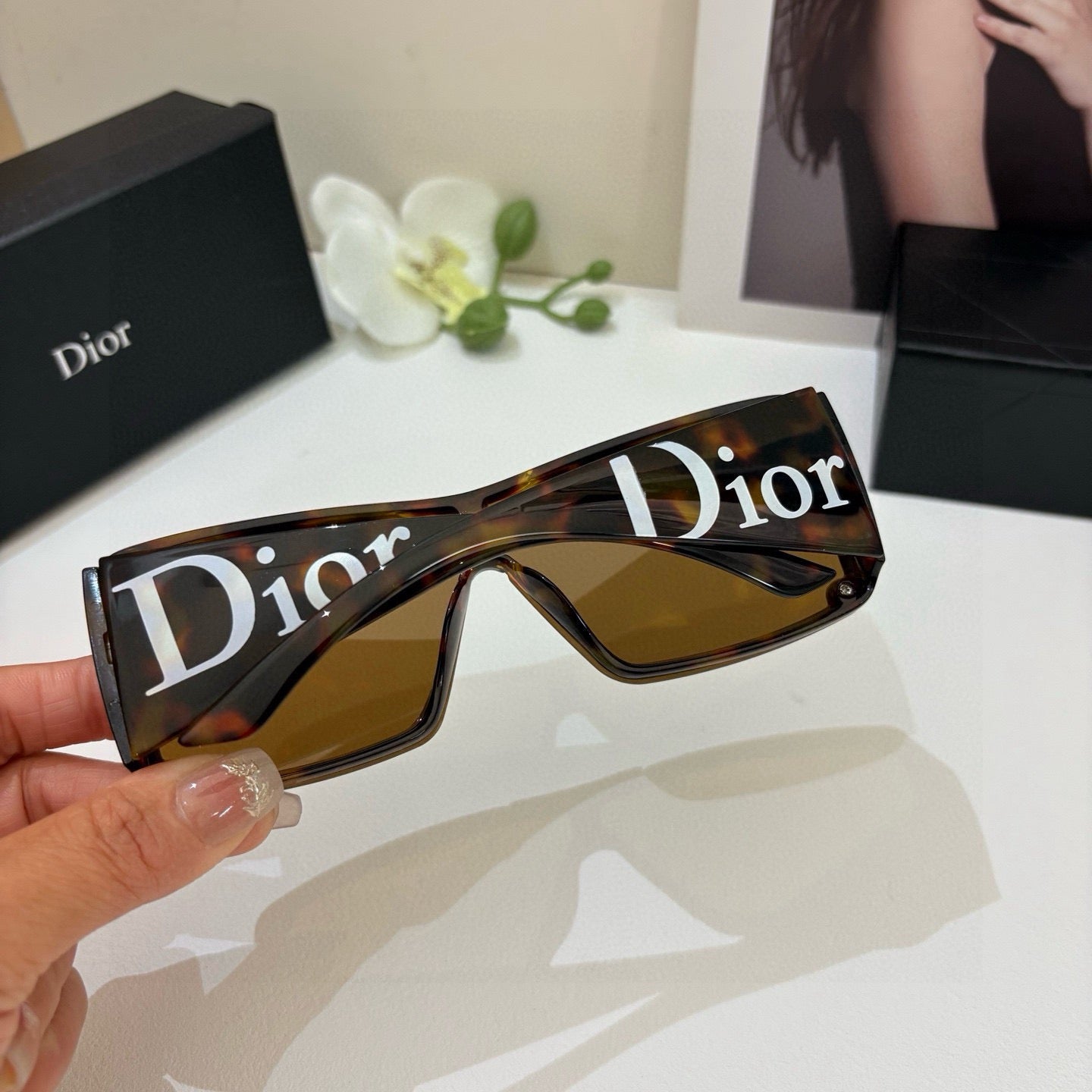 DIOR
