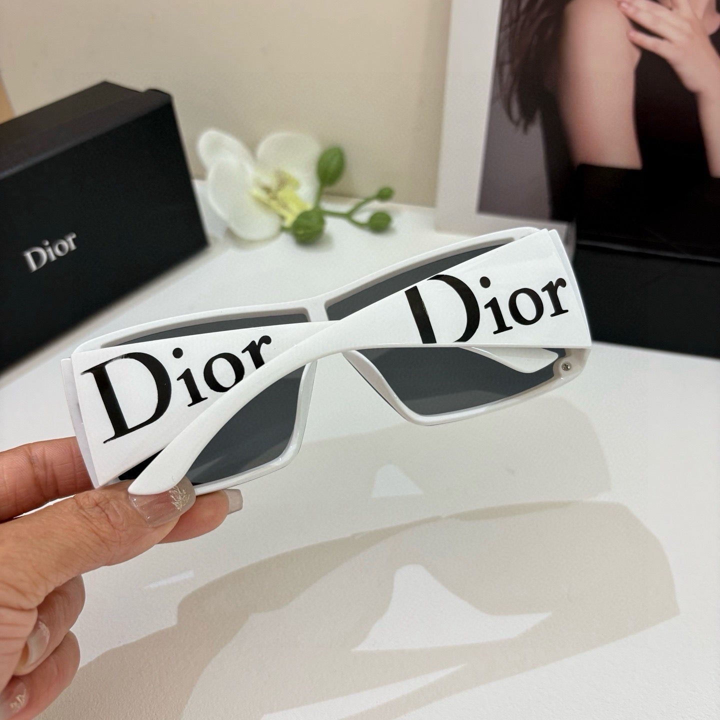 DIOR