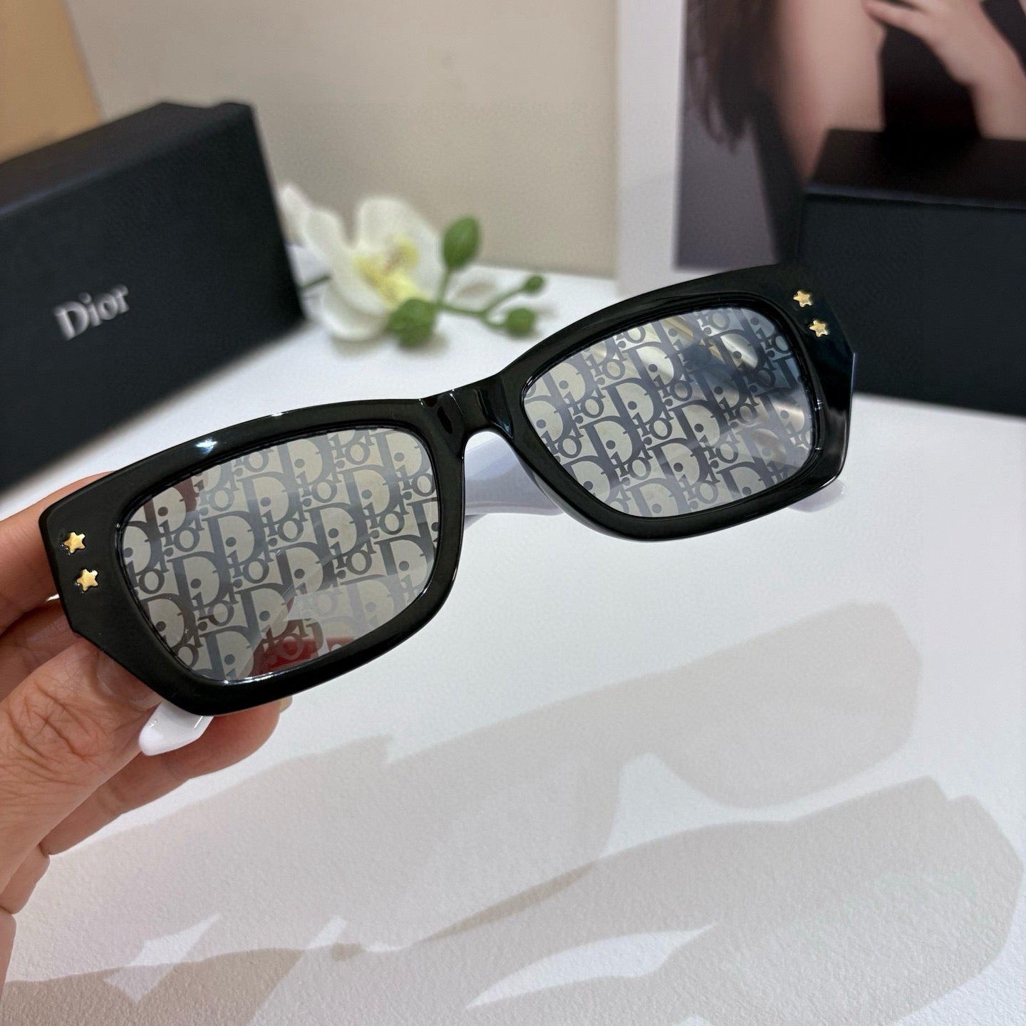 DIOR