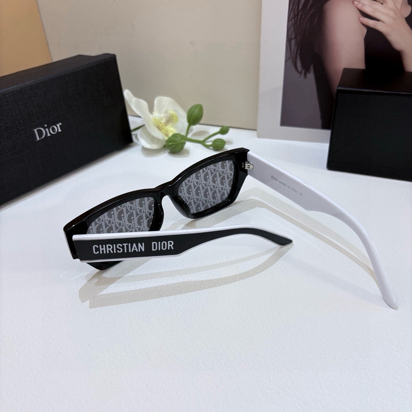 DIOR