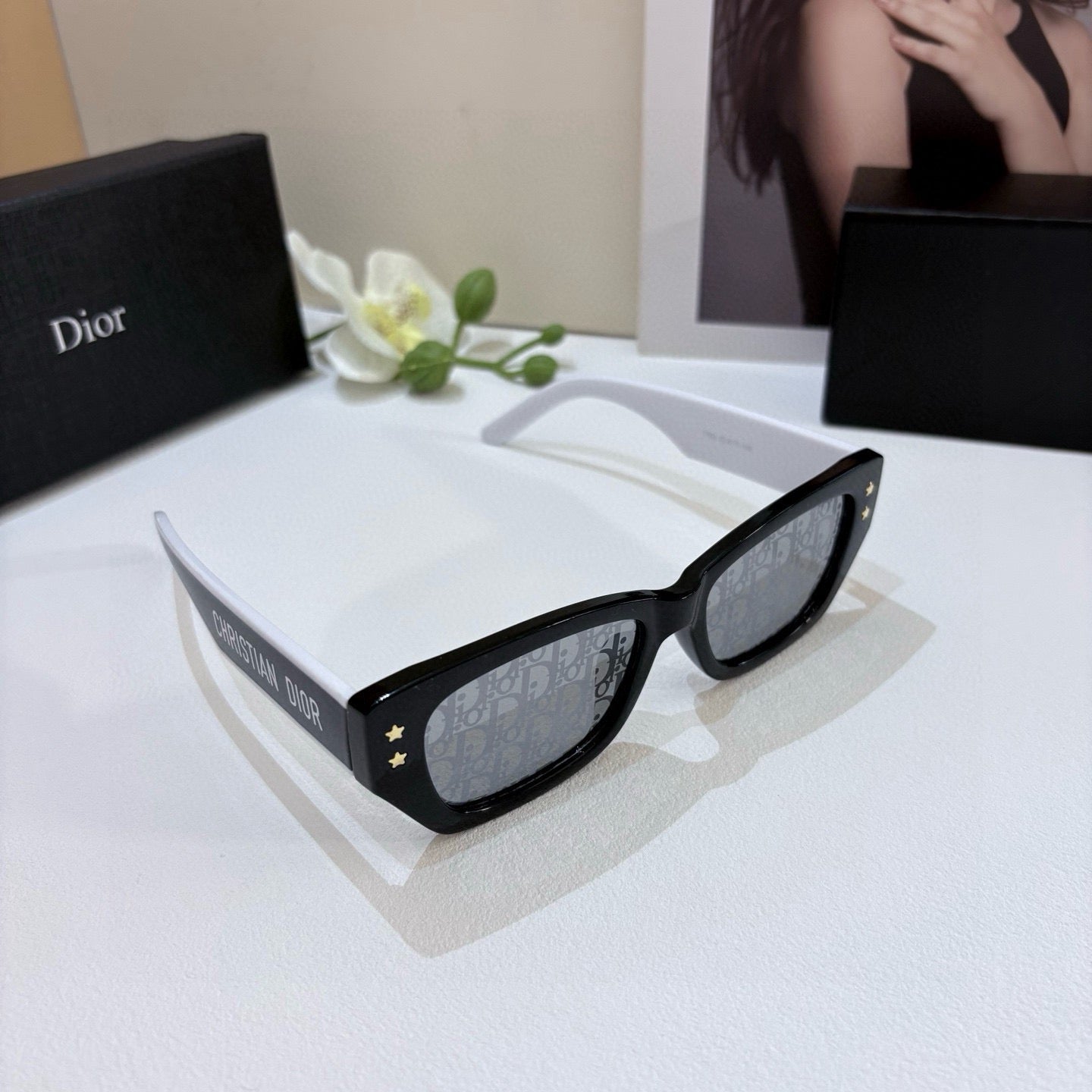 DIOR