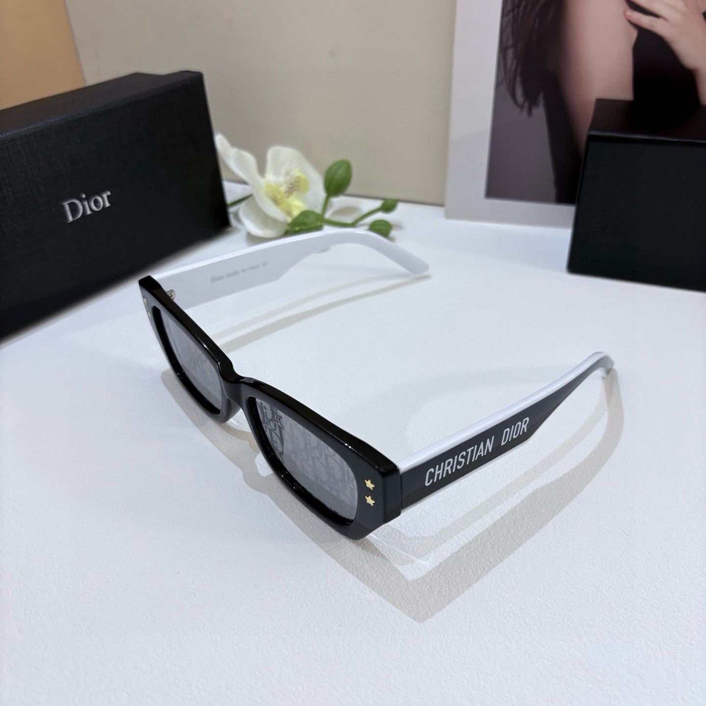 DIOR