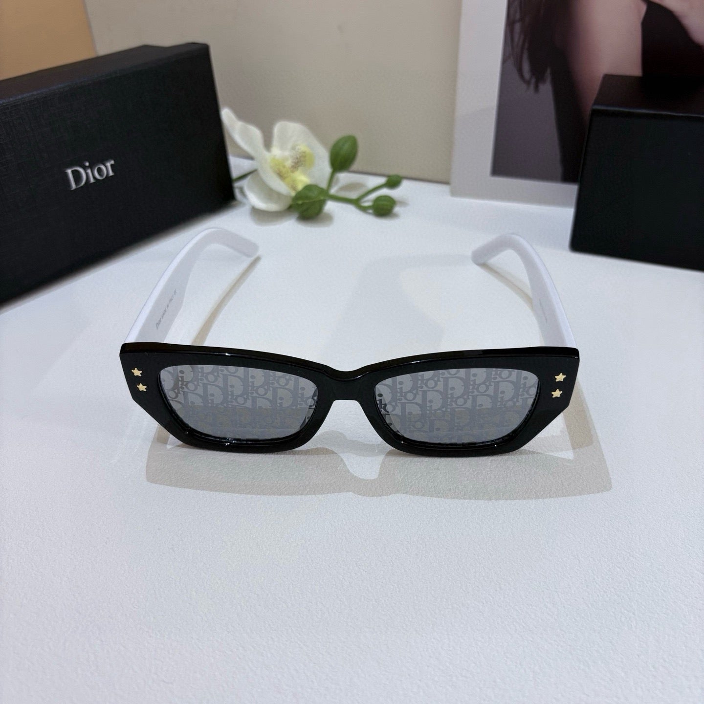 DIOR